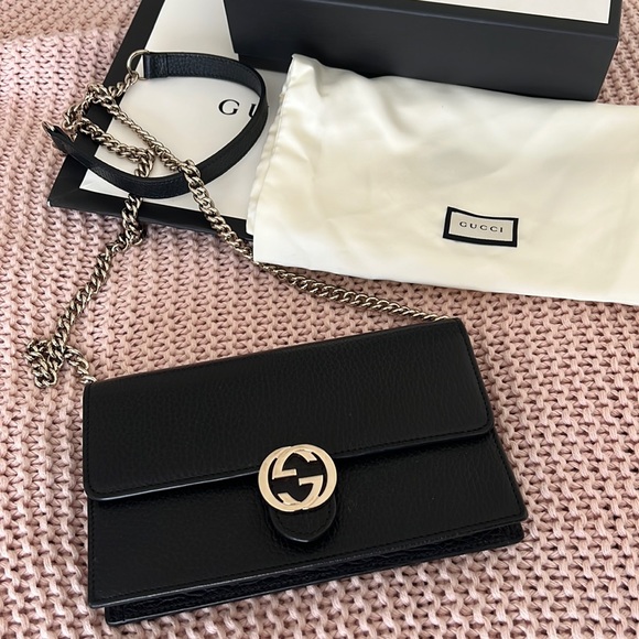 Gucci Handbags - Gucci crossbody